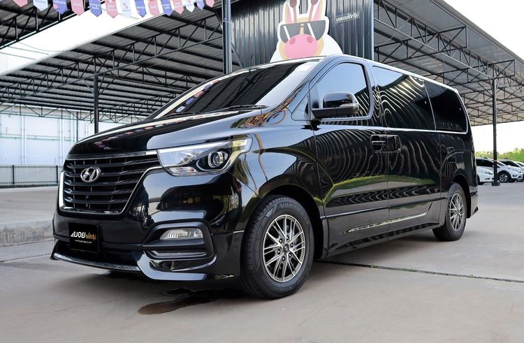 รถ Hyundai H-1  2.5 Elite สี ดำ
