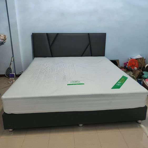 เตียง 6 ฟุต + ที่นอน สภาพใหม่ไม่มีตำหนิ