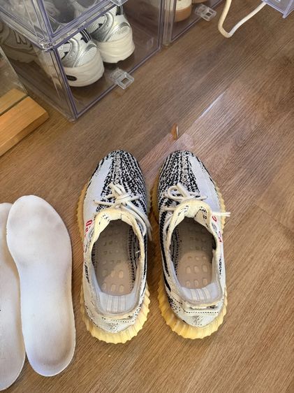 ปล่อยรองเท้า adidas Yeezy Boost 350 V2 Zebra รูปที่ 5