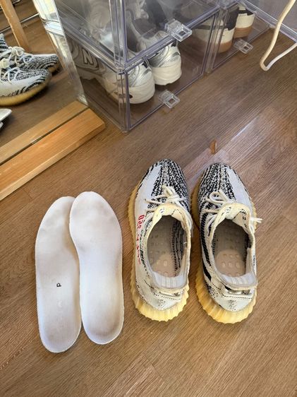 ปล่อยรองเท้า adidas Yeezy Boost 350 V2 Zebra รูปที่ 6
