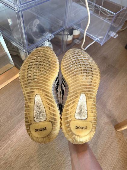 ปล่อยรองเท้า adidas Yeezy Boost 350 V2 Zebra รูปที่ 4