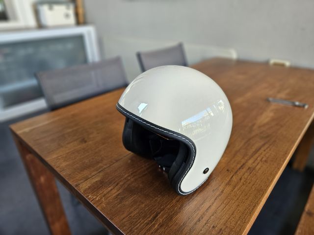 ขายหมวก Vintage มีแว่นกันลมในตัว