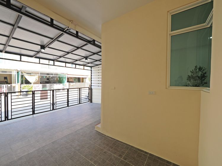 ขายทาวน์เฮ้าส์ 2 ชั้น โกลเด้นทาวน์ โครงการ2 พระราม2-พันท้ายนรสิงห์ ขนาด 19.2 ตรว. 4 ห้องนอน 2 ห้องน้ำ ขาย 1.99ล้าน รูปที่ 3