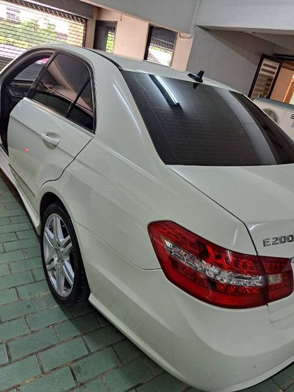 Mercedes-Benz E-Class 2011 E200 Sedan เบนซิน ไม่ติดแก๊ส เกียร์อัตโนมัติ ขาว รูปที่ 4