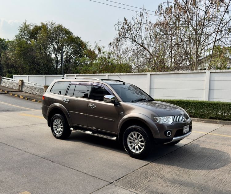 รถ Mitsubishi Pajero Sport 2.5 GT สี น้ำตาล
