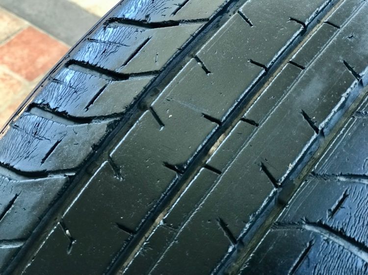 ยาง185 60 15 ของBRIDGESTONE ปี2019 สภาพดี ใช้งานน้อย ไม่เคยปะ ดอกยางสวย เนื้อยางยังนิ่ม ใช้งานดีปกติ รูปที่ 2