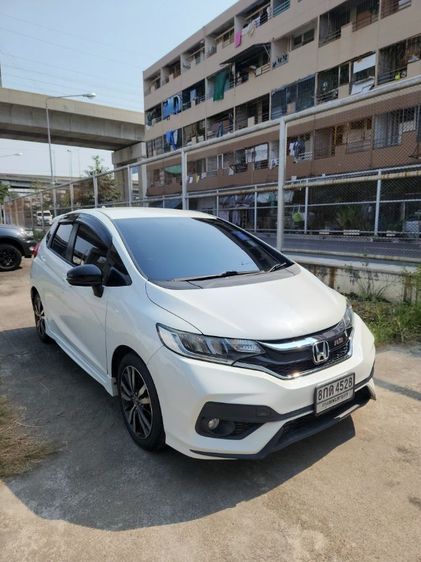 Honda Jazz 2018 1.5 RS i-VTEC Sedan เบนซิน ไม่ติดแก๊ส เกียร์อัตโนมัติ ขาว รูปที่ 4