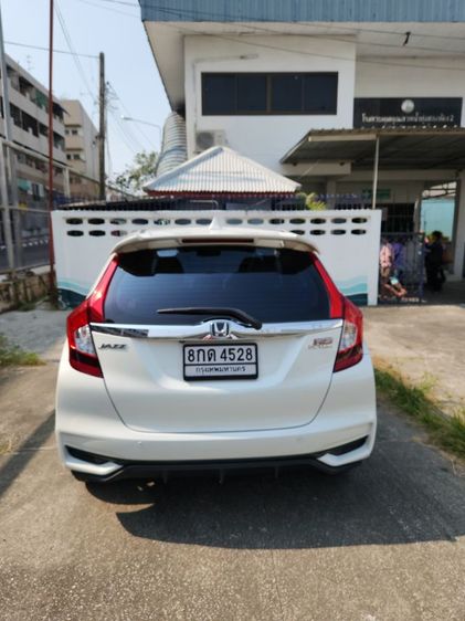 รถ Honda Jazz 1.5 RS i-VTEC สี ขาว