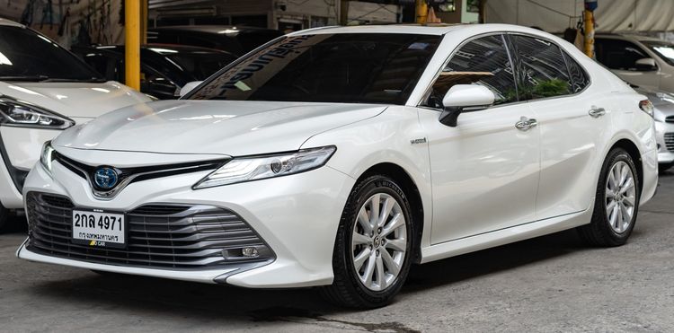 Toyota Camry 2020 2.5 HV Premium Sedan ไฮบริด ไม่ติดแก๊ส เกียร์อัตโนมัติ ขาว รูปที่ 2