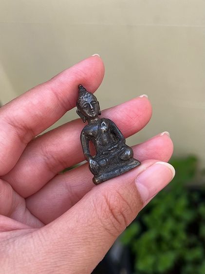 พระบูชาขนาดห้อยคอ สิงห์หนึ่งเชียงแสน เนื้.อสัมฤทธิ์แก่เงิน ศิลปะสวยมาก (ขนาดกว้าง 2 cm. สูง 4 cm.) รูปที่ 6