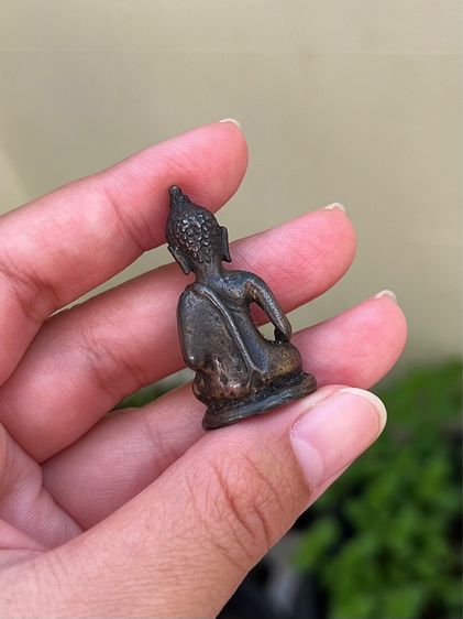 พระบูชาขนาดห้อยคอ สิงห์หนึ่งเชียงแสน เนื้.อสัมฤทธิ์แก่เงิน ศิลปะสวยมาก (ขนาดกว้าง 2 cm. สูง 4 cm.) รูปที่ 7