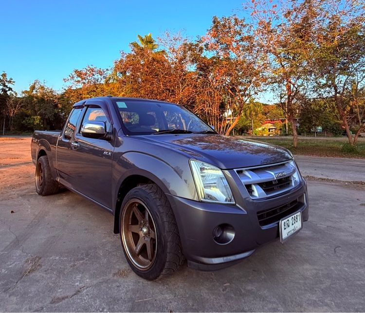 รถ Isuzu D-MAX 2.5 SX Platinum สี เทา