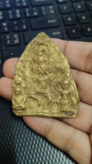 พระเหวัชระ พระกรุลพบุรี สีทองอร่าม เก่ามาก หายาก สวยมาก มีน้ำหนัก น่าสะสม