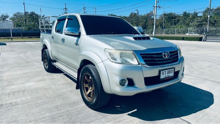 รถ Toyota Hilux Vigo Champ Double Cab 2.5 E Prerunner สี บรอนซ์เงิน