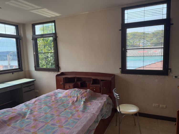 อื่นๆ ไม่มี สร้างเสร็จก่อน 2010 บ้านแฝด ลาดพร้าว 93 รูปที่ 4