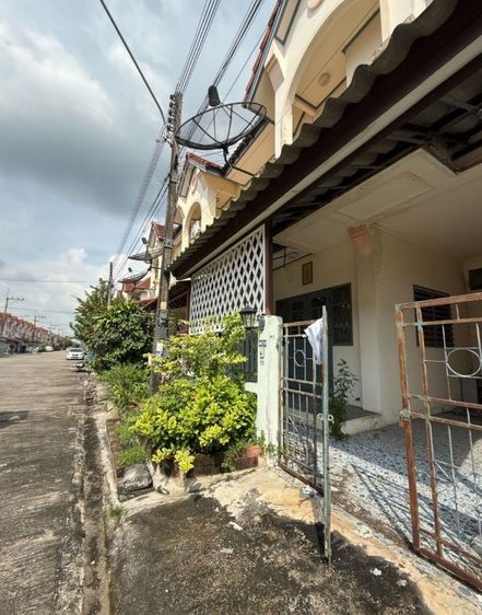 อื่นๆ ไม่มี สร้างเสร็จก่อน 2010 ขายผ่านการประมูล รหัส 1533757 ทาวน์เฮ้าส์ 2 ชั้น แพรมาพร คลอง 11 ปทุมธานี รูปที่ 3