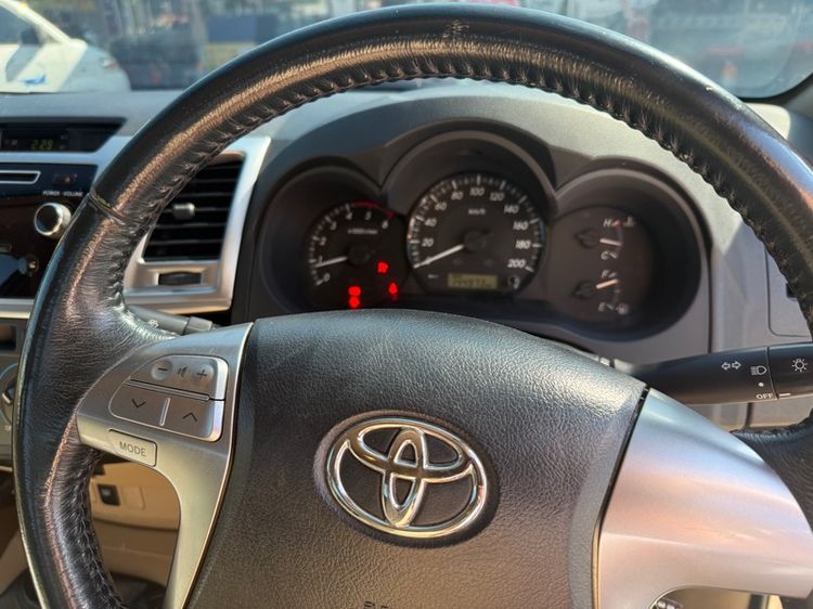 Toyota Hilux Vigo 2013 2.5 E Pickup ดีเซล ไม่ติดแก๊ส เกียร์ธรรมดา บรอนซ์ทอง รูปที่ 3