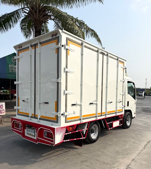 รถ ISUZU NLR 130 แรง ปี 2561 (รถห้างแท้ ) ตู้แห้ง10 บาน ยาว 3.20 กว้าง 1.90 ม. รถมือเดียว สวยมาก รูปที่ 5