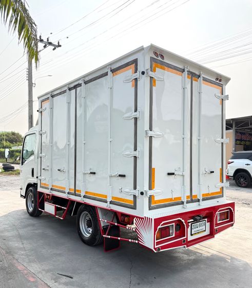 รถ ISUZU NLR 130 แรง ปี 2561 (รถห้างแท้ ) ตู้แห้ง10 บาน ยาว 3.20 กว้าง 1.90 ม. รถมือเดียว สวยมาก รูปที่ 4