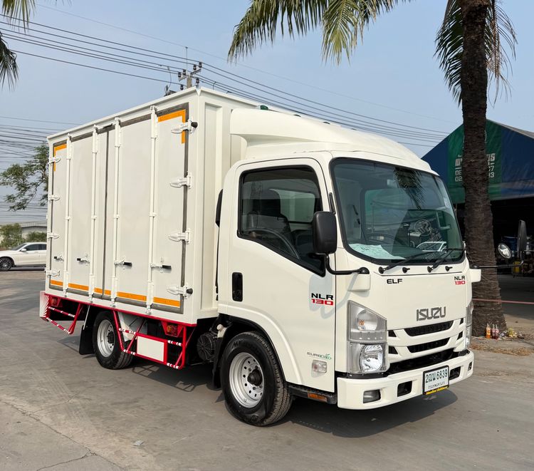 รถ ISUZU NLR 130 แรง ปี 2561 (รถห้างแท้ ) ตู้แห้ง10 บาน ยาว 3.20 กว้าง 1.90 ม. รถมือเดียว สวยมาก รูปที่ 2