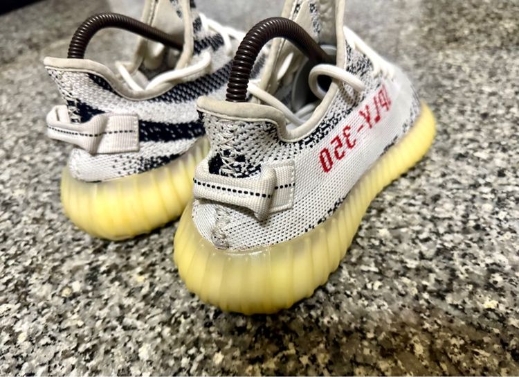 Adidas Yeezy Boost 350 V2 Zebra เบอร์40.5 รูปที่ 3