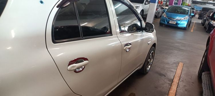 Nissan March 2011 1.2 E Sedan เบนซิน ไม่ติดแก๊ส เกียร์อัตโนมัติ ขาว รูปที่ 4