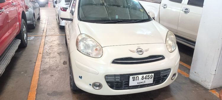 รถ Nissan March 1.2 E สี ขาว