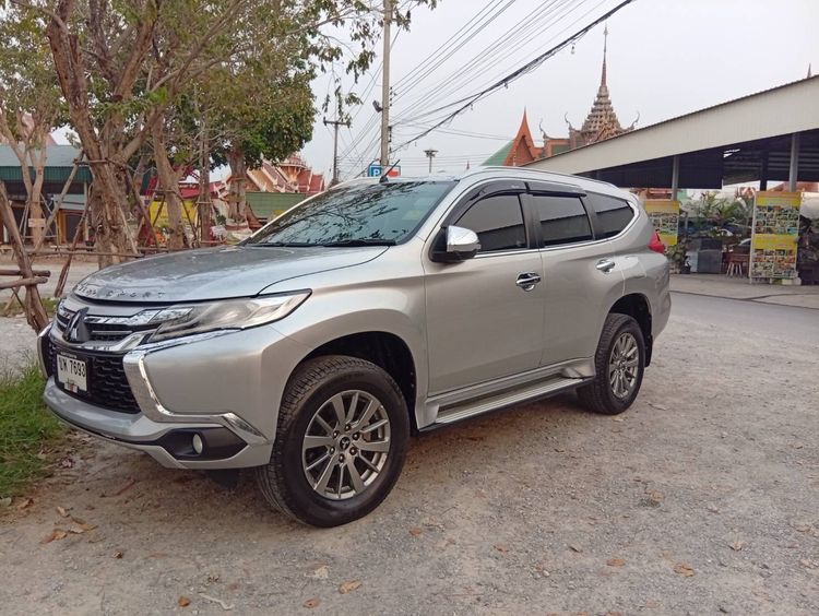 รถ Mitsubishi Pajero 2.5 VG Turbo สี เทา