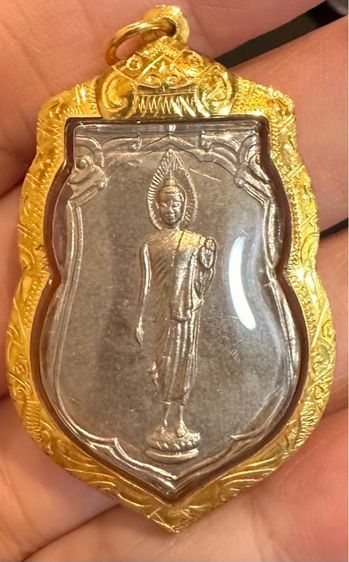 เหรียญเสมา 25 พุทธศตวรรษ กรอบทองแท้ 80  รูปที่ 3