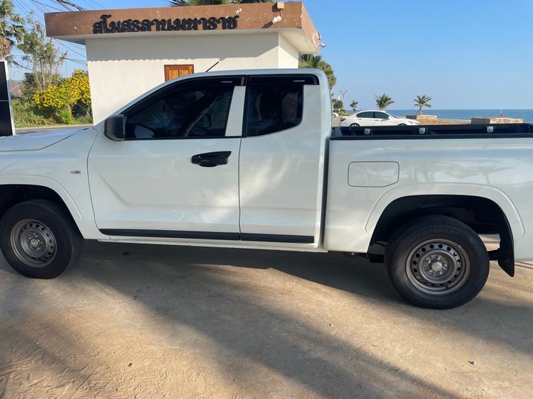 Mitsubishi Triton 2025 All New Mega Cab 2.4 Active Pickup ดีเซล ไม่ติดแก๊ส เกียร์ธรรมดา ขาว รูปที่ 2