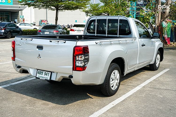 Mitsubishi Triton 2022 2.5 GL Pickup ดีเซล ไม่ติดแก๊ส เกียร์ธรรมดา เทา รูปที่ 4