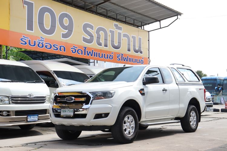 รถ Ford Ranger 2.2 XLS สี ขาว