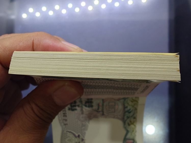 ธนบัตรยกแหนบ 100 ใบ เรียงเลข ธนบัตร 20 บาท แบบ 12 ยุครัชกาลที่ 9 ปี พ.ศ.2524 ไม่ผ่านใช้ สภาพสวย รูปที่ 6
