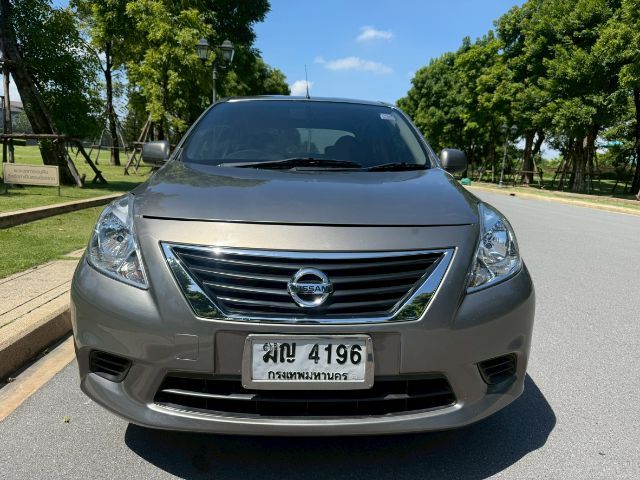 รถ Nissan Almera 1.2 E สี น้ำตาล