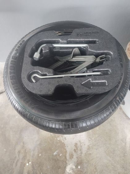 อื่นๆ ยางอะไหล่ ชุดแม่แรง nissan march