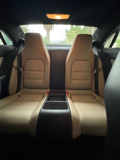 Mercedes-Benz E-Class 2010 E250 CGI Sedan เบนซิน เกียร์อัตโนมัติ ขาว รูปที่ 4