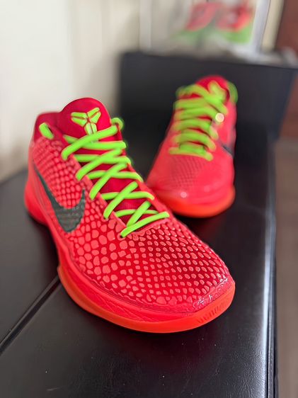 รองเท้าบาส Nike Kobe 6 Protro “Reverse Grinch“ สภาพใหม่แกะกล่องแต่ราคาถูกกว่าครึ่ง