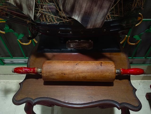 USA.ที่รีดทำแป้งพิซซ่าไม้เก่าโบราณจากอเมริกาขนาดใหญ่ รูปที่ 4