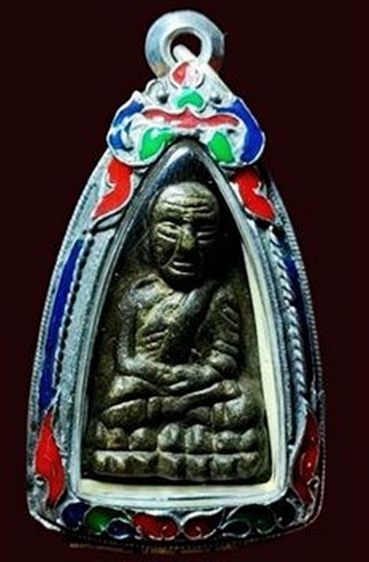 พระหลวงปู่ทวดเก่าเนื้อโลหะเลี่ยมกรอบเก่า