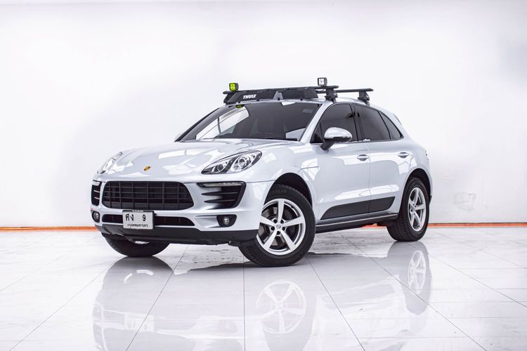 รถ Porsche Macan 2.0 4WD สี เทา