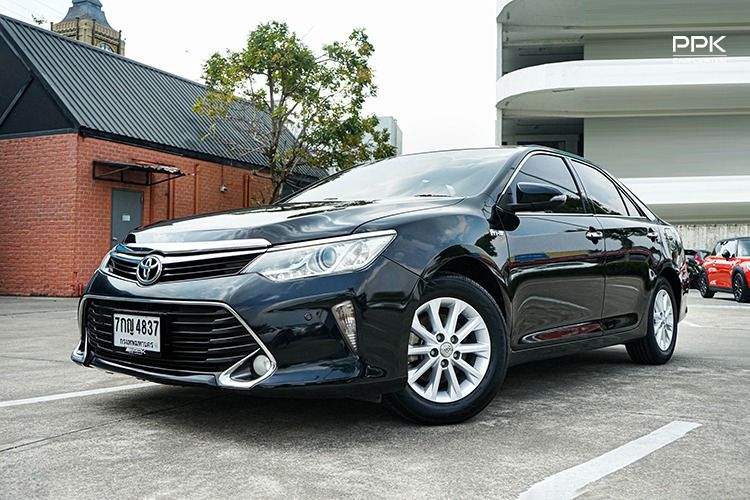 รถ Toyota Camry 2.0 G สี เทา