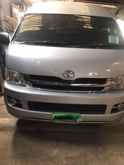 รถ Toyota Commuter 2.5 สี บรอนซ์เงิน