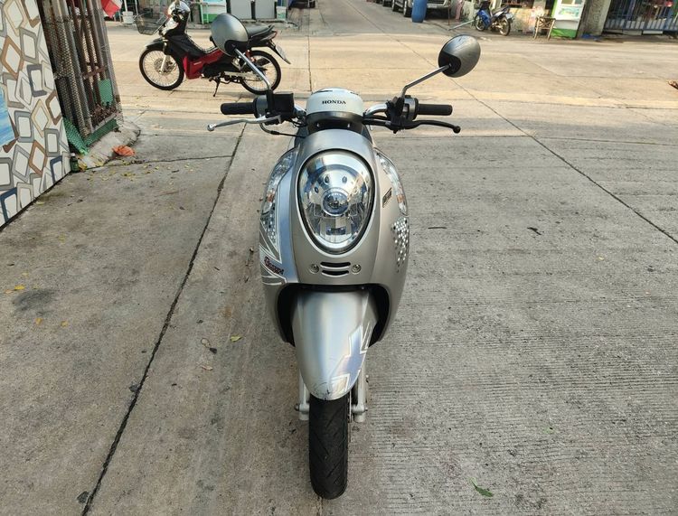 🛵ยังไงก็ขาย SCOOPY-i ปี 56 เครื่องดี สีสวย สตาร์ทมือ เล่มชุดโอนครบ+เปลี่ยนถ่ายน้ำมันเครื่องฟรี ส่งฟรี30 ก.ม รูปที่ 3