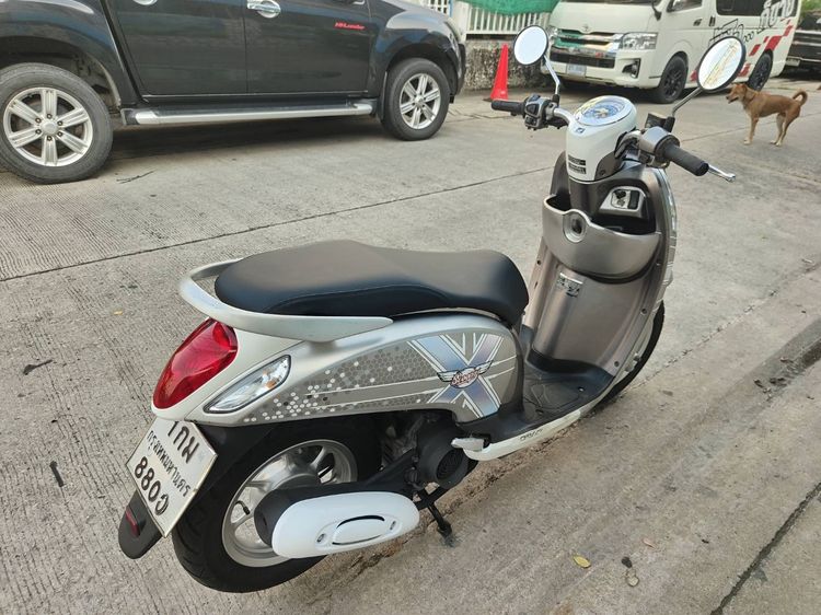 🛵ยังไงก็ขาย SCOOPY-i ปี 56 เครื่องดี สีสวย สตาร์ทมือ เล่มชุดโอนครบ+เปลี่ยนถ่ายน้ำมันเครื่องฟรี ส่งฟรี30 ก.ม รูปที่ 6