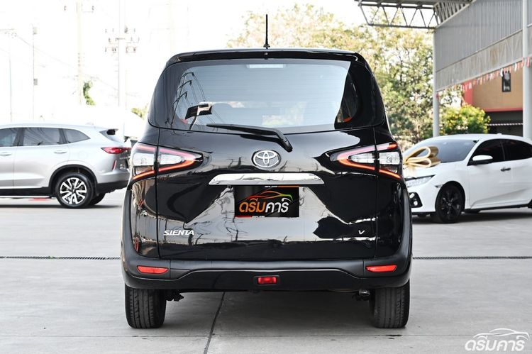 Toyota Sienta 2018 1.5 V Utility-car เบนซิน ไม่ติดแก๊ส เกียร์อัตโนมัติ ดำ รูปที่ 4