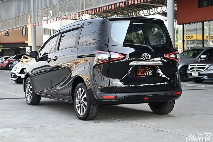 Toyota Sienta 2018 1.5 V Utility-car เบนซิน ไม่ติดแก๊ส เกียร์อัตโนมัติ ดำ รูปที่ 3