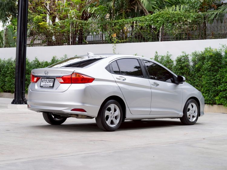 Honda City 2015 1.5 V Plus i-VTEC Sedan เบนซิน ไม่ติดแก๊ส เกียร์อัตโนมัติ เงิน รูปที่ 4