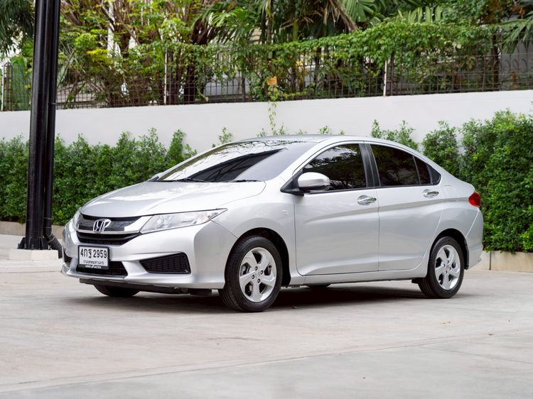 Honda City 2015 1.5 V Plus i-VTEC Sedan เบนซิน ไม่ติดแก๊ส เกียร์อัตโนมัติ เงิน รูปที่ 3