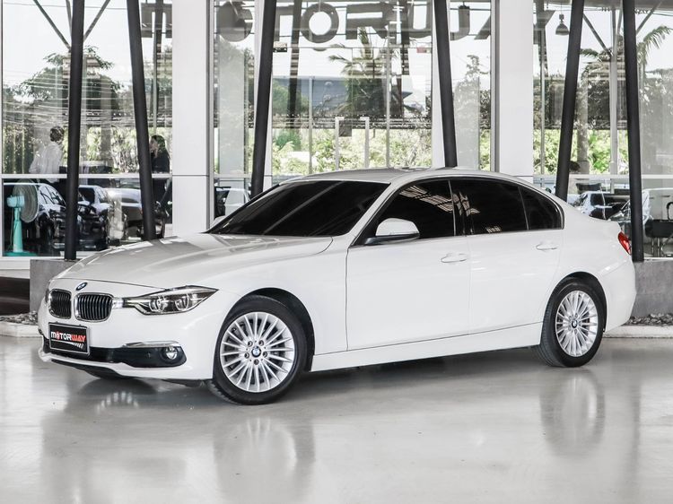 รถ BMW Series 3 320d สี ขาว