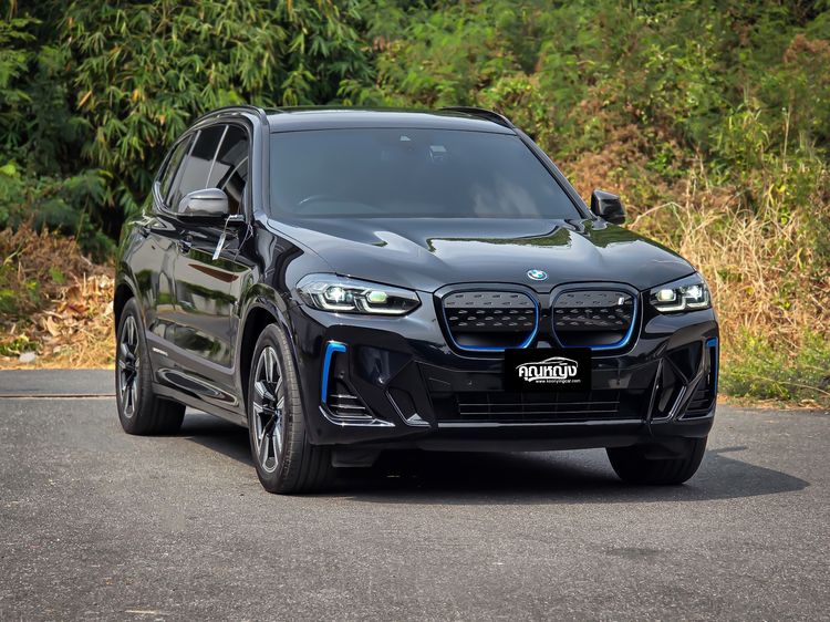 รถ BMW iX3 M Sport Inspiring LCI สี น้ำเงิน